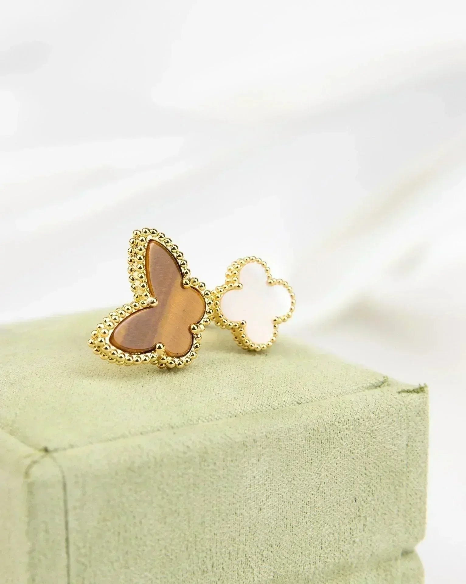 ¡®Star¡¯LUCKY BETWEEN THE FINGER RING