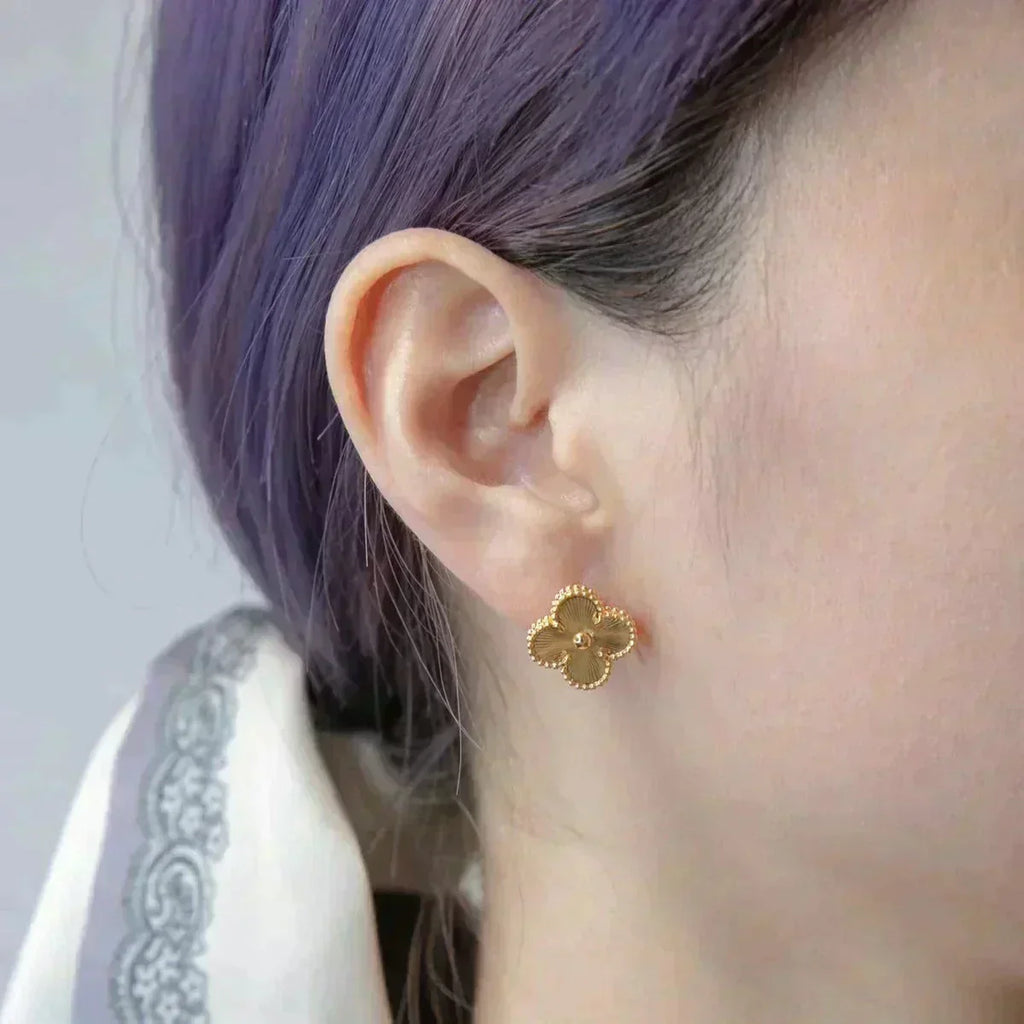 ¡®Star¡¯CLOVER MEDIUM 1 MOTIFS LASER EARRINGS