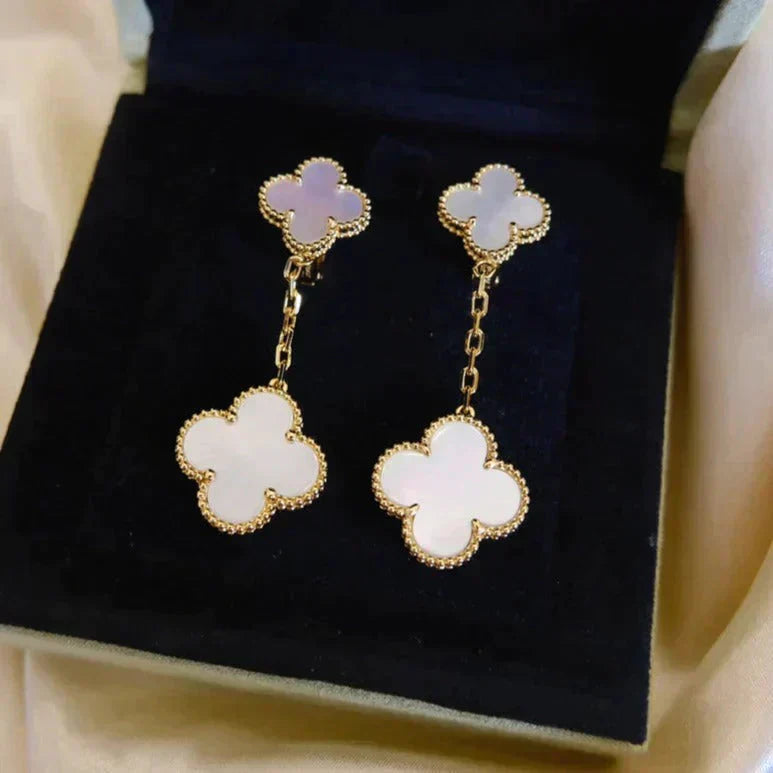 ¡®Star¡¯CLOVER 2 MOTIF WHITE MOP EARRINGS