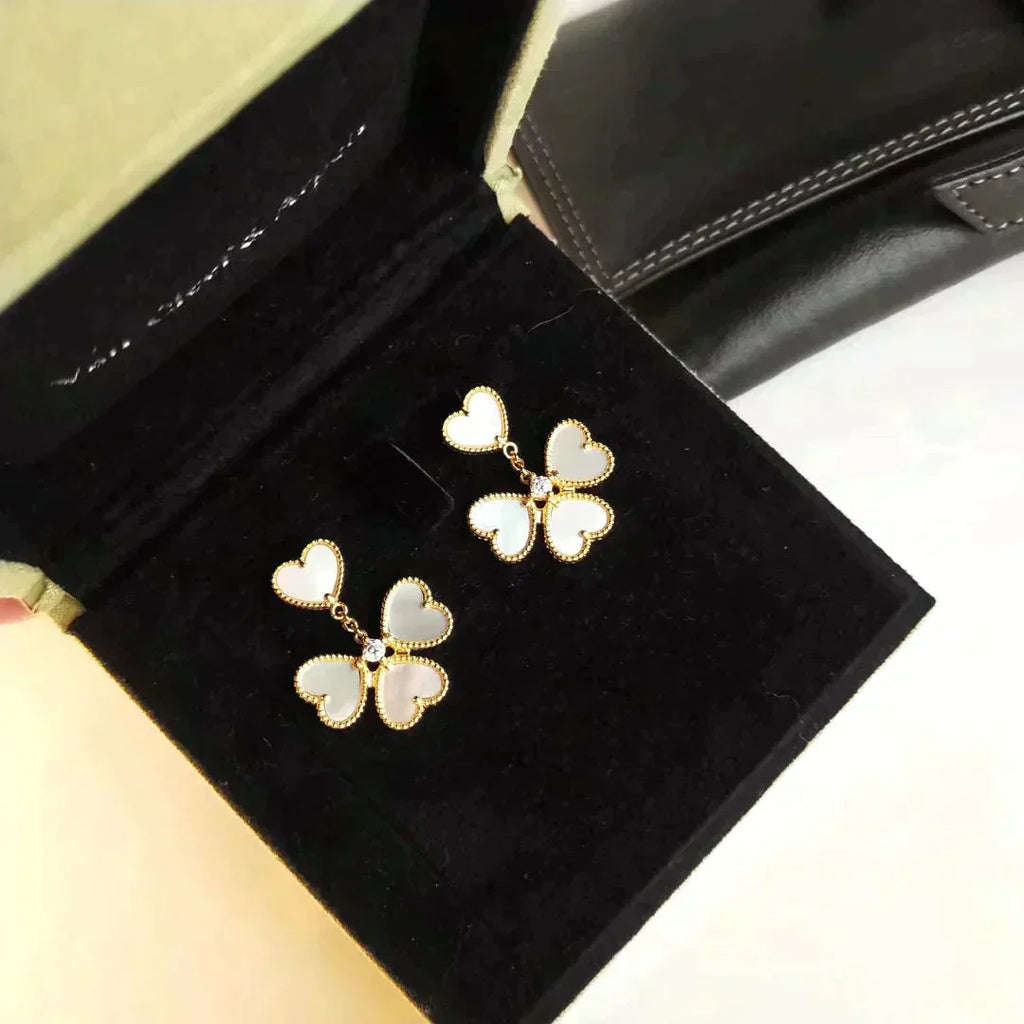 ¡®Star¡¯CLOVER SWEET WHITE MOP EARRINGS