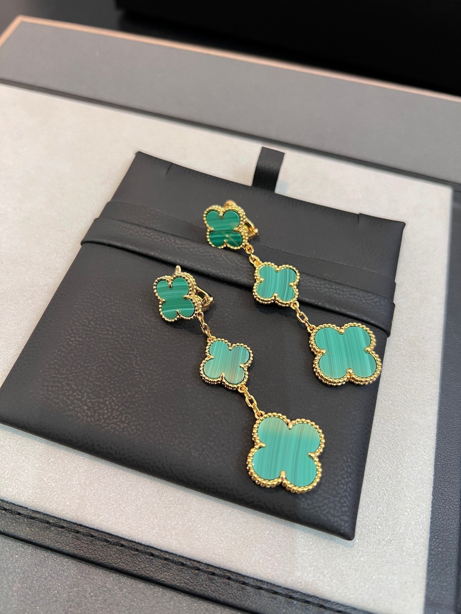 ¡®Star¡¯CLOVER MALACHITE 3 MOTIFS GOLD