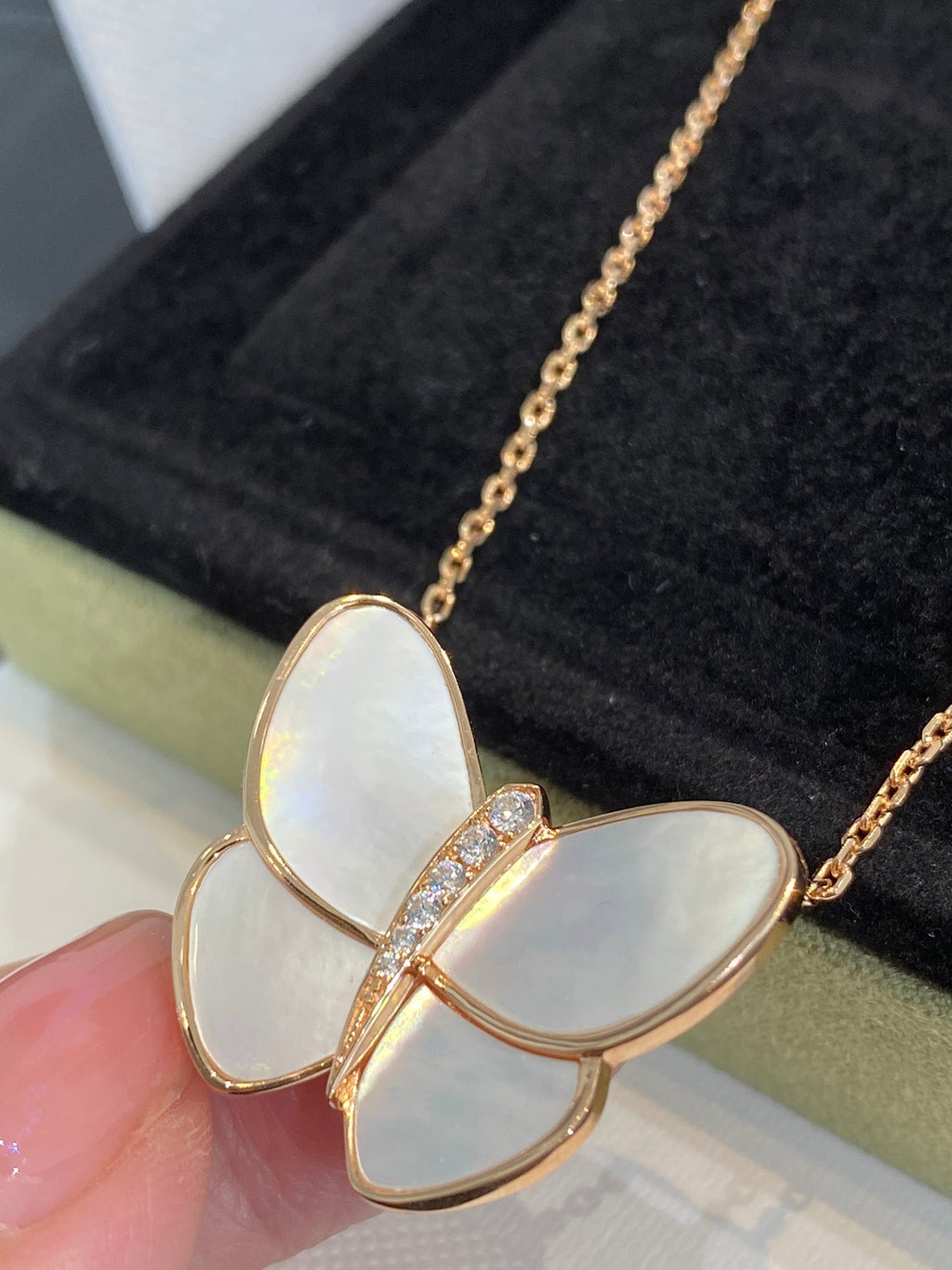 ¡®Star¡¯BUTTERFLY GOLD MOP DIAMOND NECKLACE
