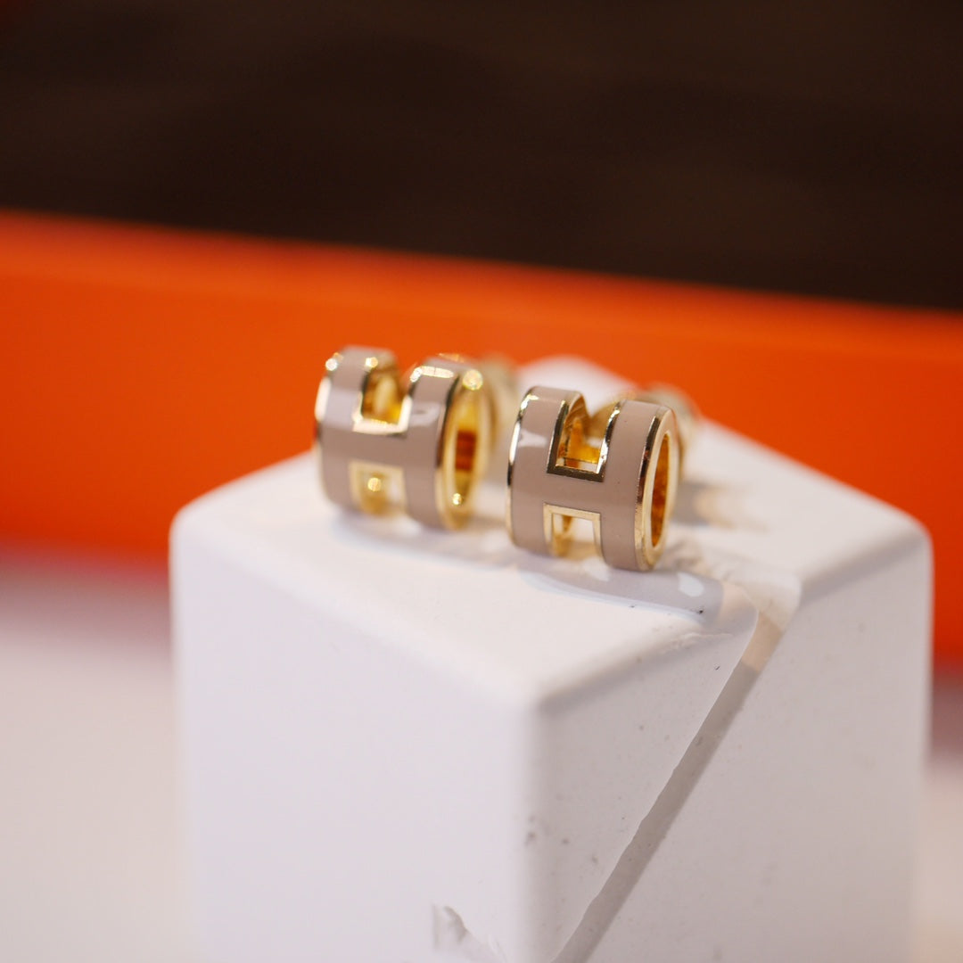 ¡®Star¡¯MINI POP H GOLD EARRINGS GREY