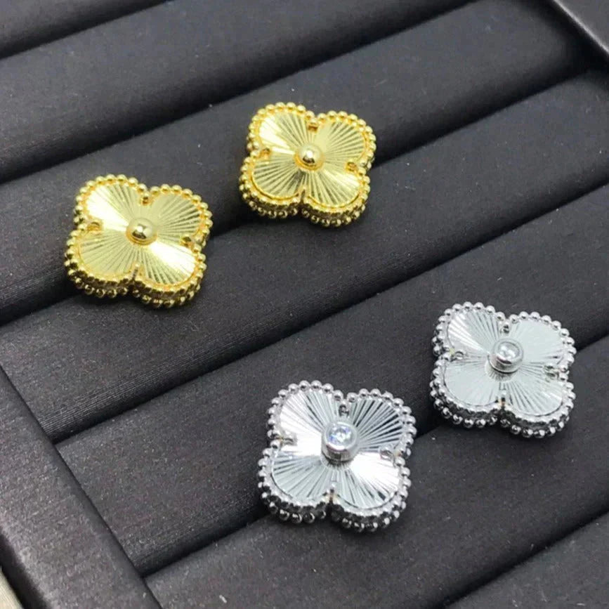 ¡®Star¡¯CLOVER MINI 9.5MM LASER EARRINGS