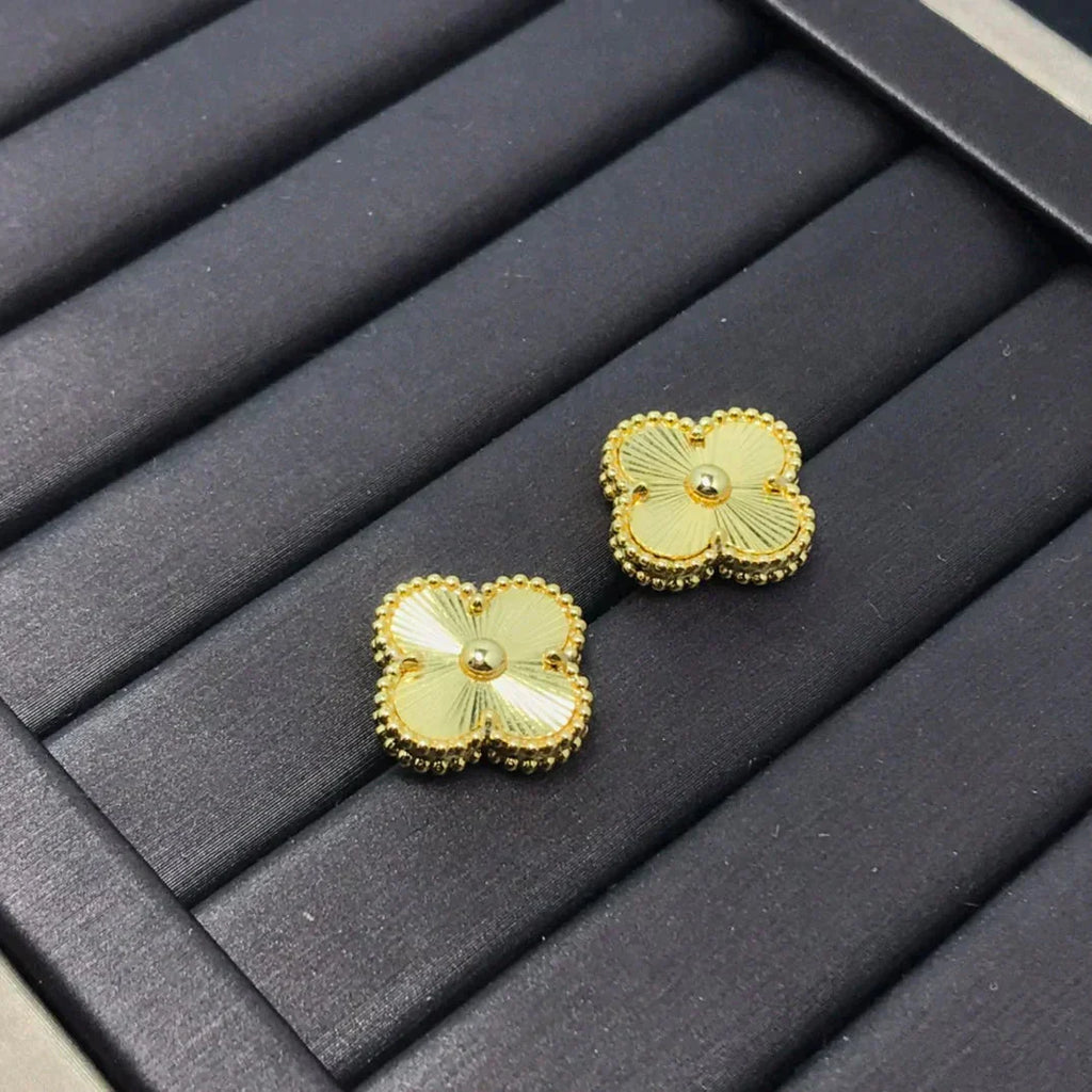 ¡®Star¡¯CLOVER MINI 9.5MM LASER EARRINGS