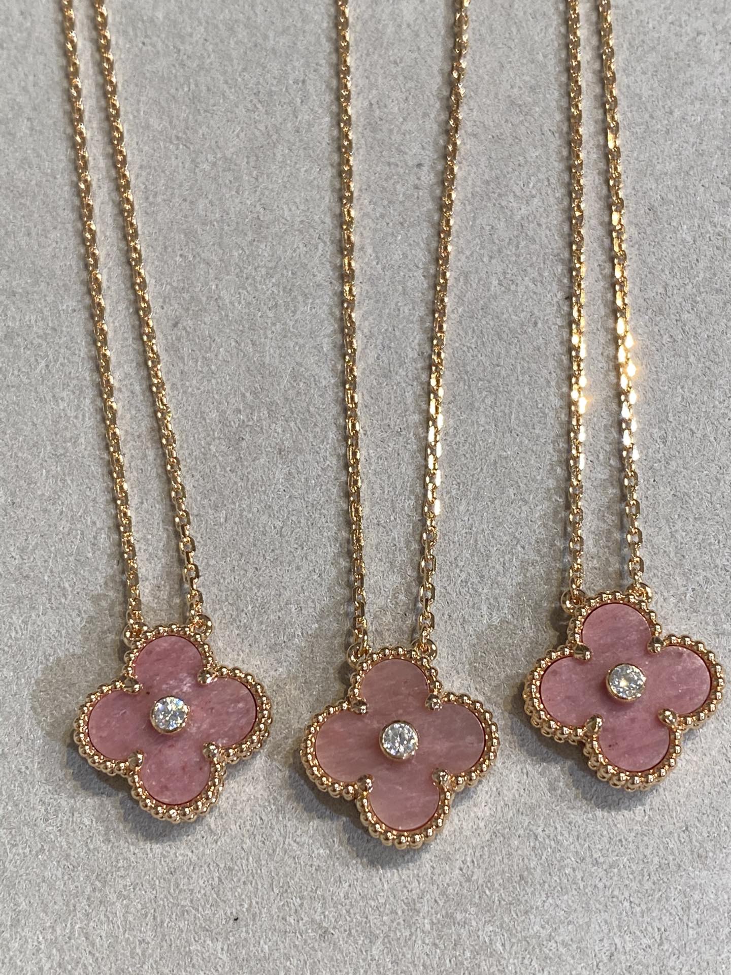 ¡®Star¡¯CLOVER 15MM DIAMOND RHODONITE NECKLACE