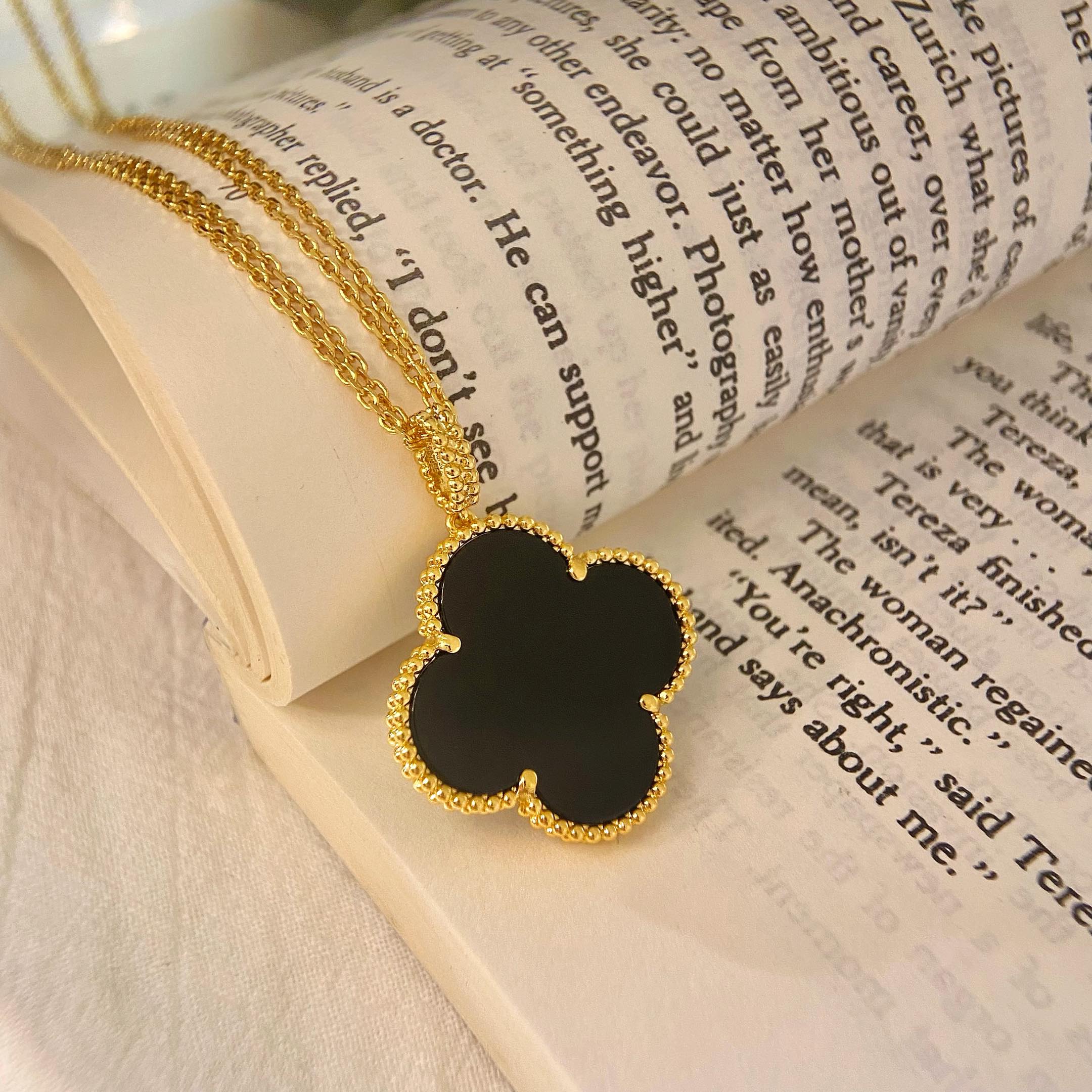 ¡®Star¡¯CLOVER 25MM NECKLACE GOLD ONYX