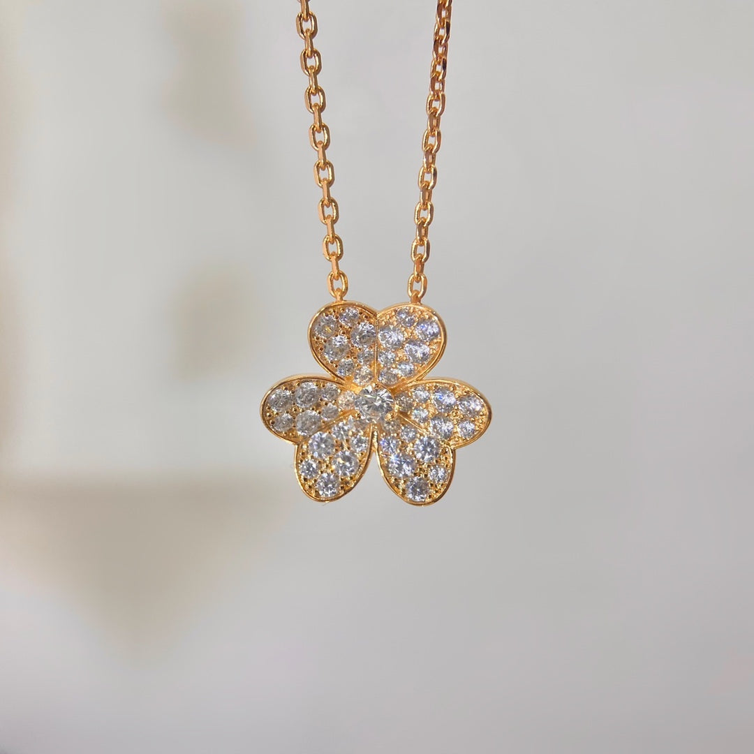 ¡®Star¡¯FLOWER DIAMOND NECKLACE
