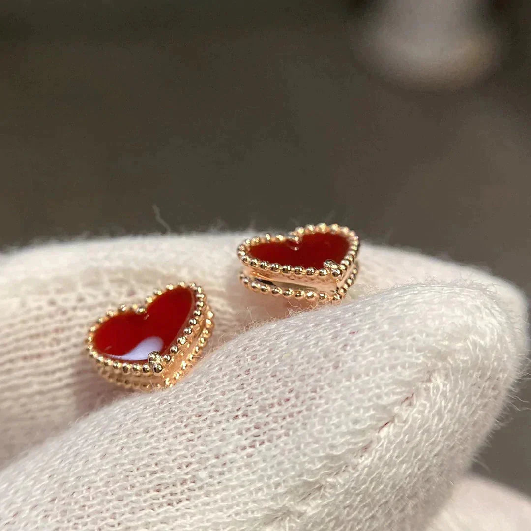 ¡®Star¡¯HEART CARNELIAN STUD EARRINGS