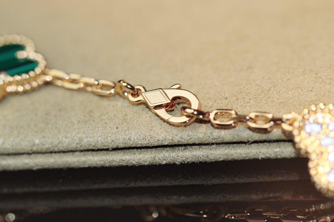 ¡®Star¡¯CLOVER 20 MOTIFS ONYX ROSE GOLD