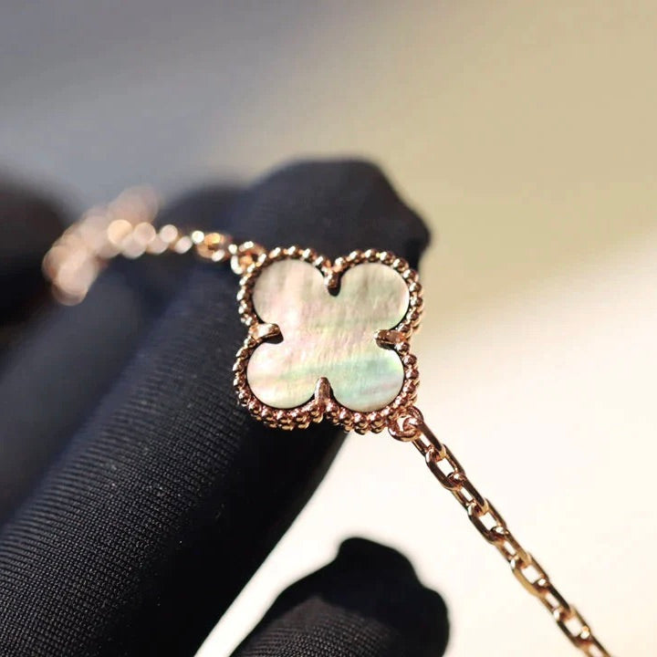¡®Star¡¯CLOVER 20 MOTIFS DARK MOP DIAMOND  NECKLACE