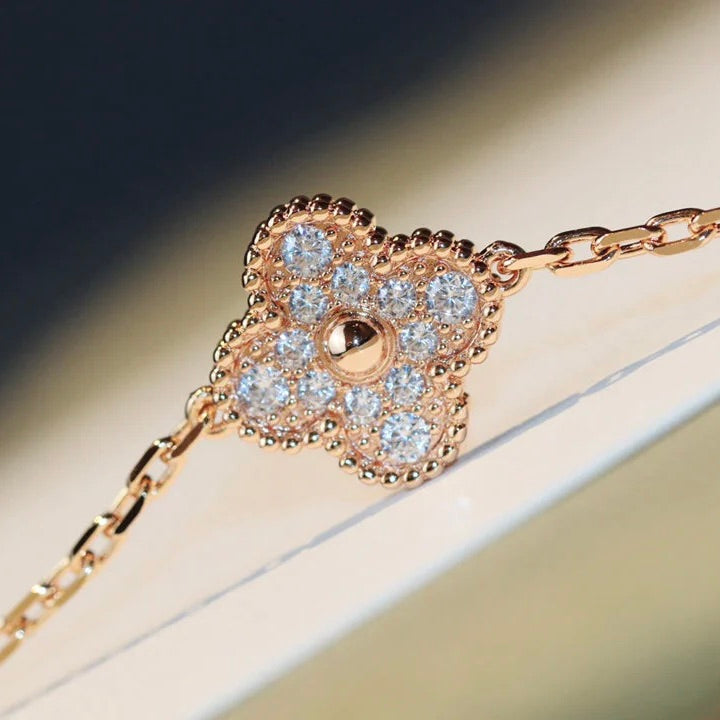 ¡®Star¡¯CLOVER 20 MOTIFS LASER DIAMOND NECKLACE