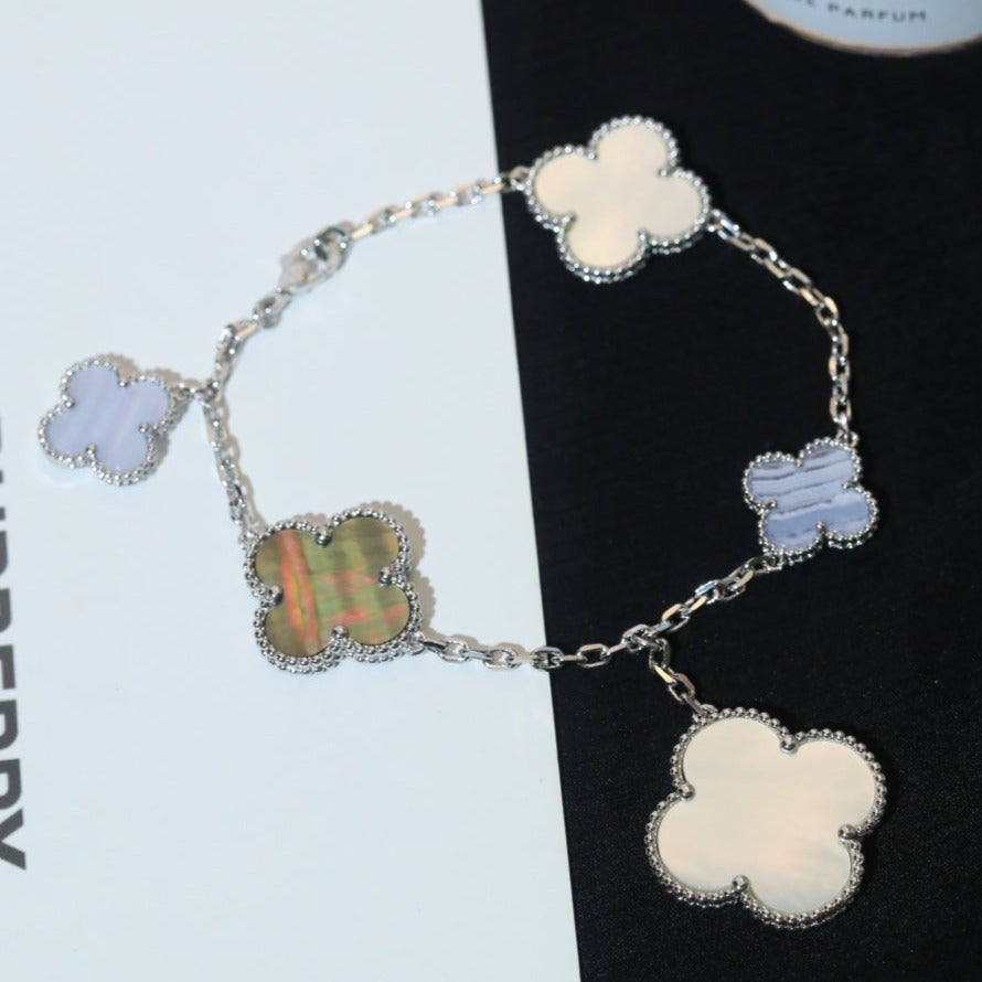 ¡®Star¡¯CLOVER BRACELET 5 MOTIFS MOP CHALCEDONY SILVER