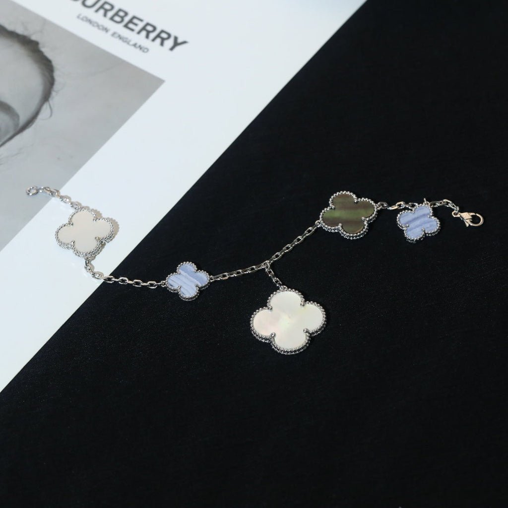 ¡®Star¡¯CLOVER BRACELET 5 MOTIFS MOP CHALCEDONY SILVER