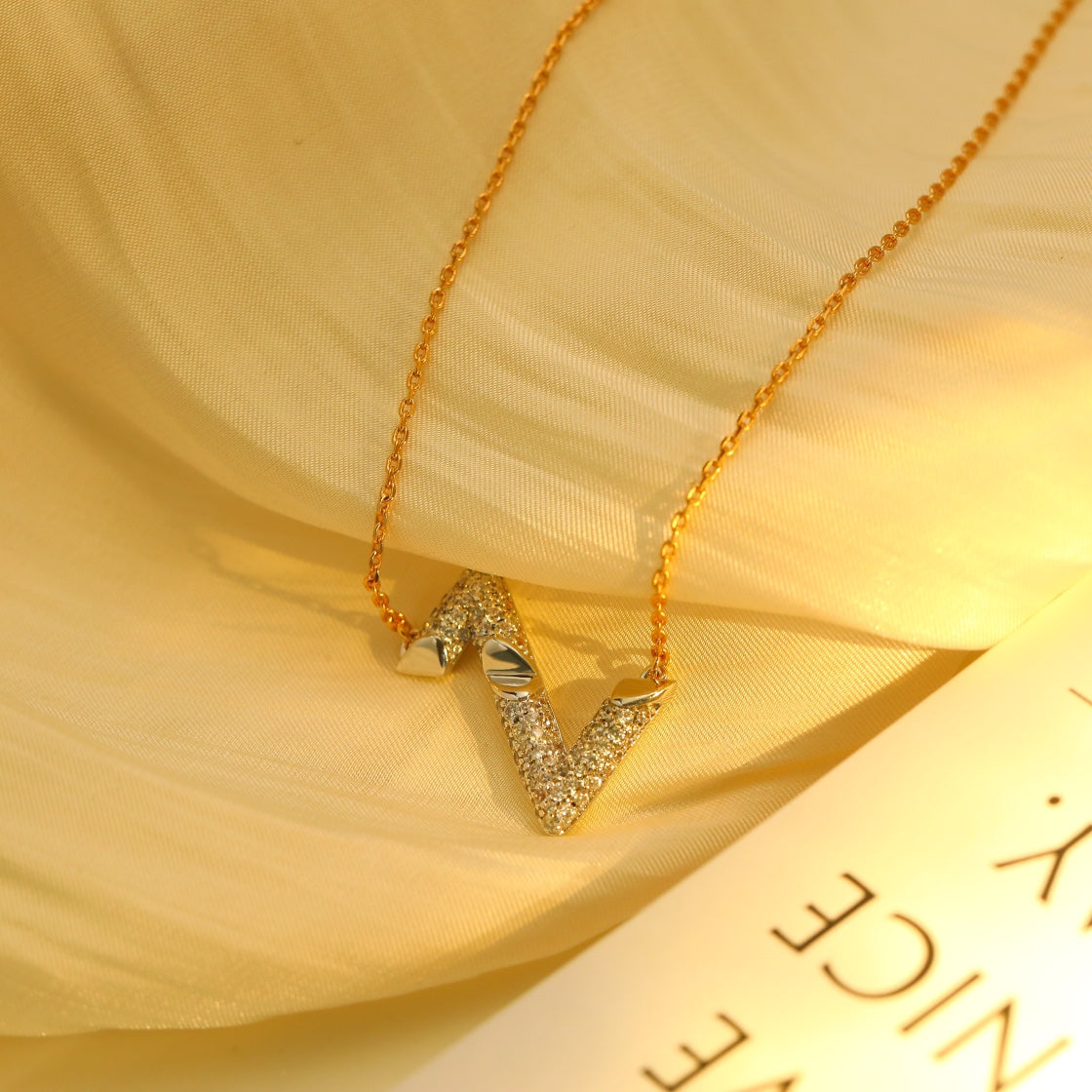 ¡®Star¡¯VOLT SILVER DIAMOND PEDANT NECKLACE
