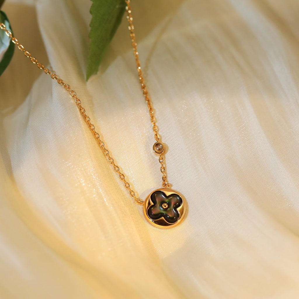 ¡®Star¡¯SUN PEDANT PINK GOLD 1 DIAMOND NECKLACE
