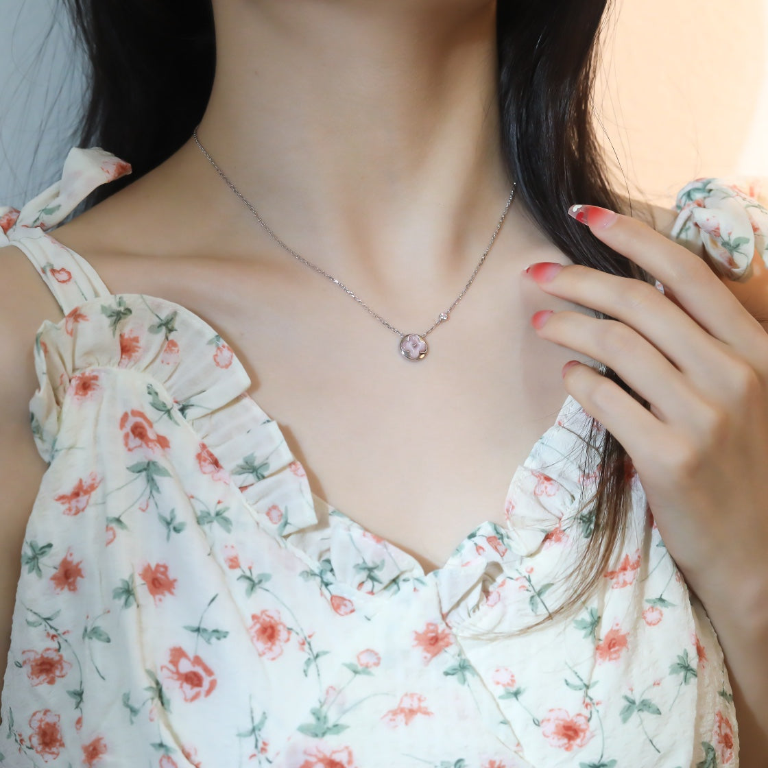 ¡®Star¡¯SUN PEDANT PINK GOLD 1 DIAMOND NECKLACE