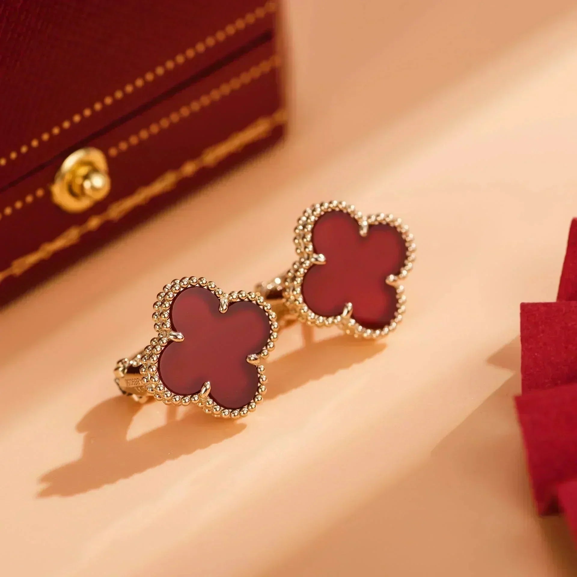 ¡®Star¡¯CLOVER MEDIUM 1 MOTIFS CARNELIAN  EARRINGS
