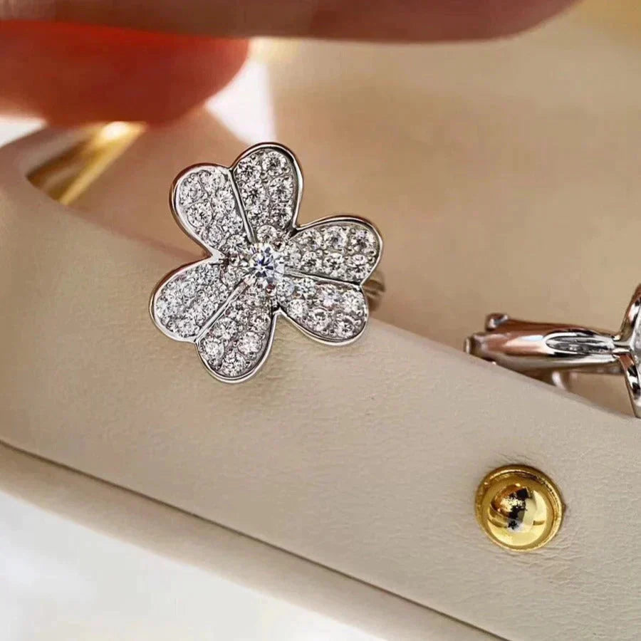 ¡®Star¡¯CLOVER COMOS DIAMOND EARRINGS SILVER
