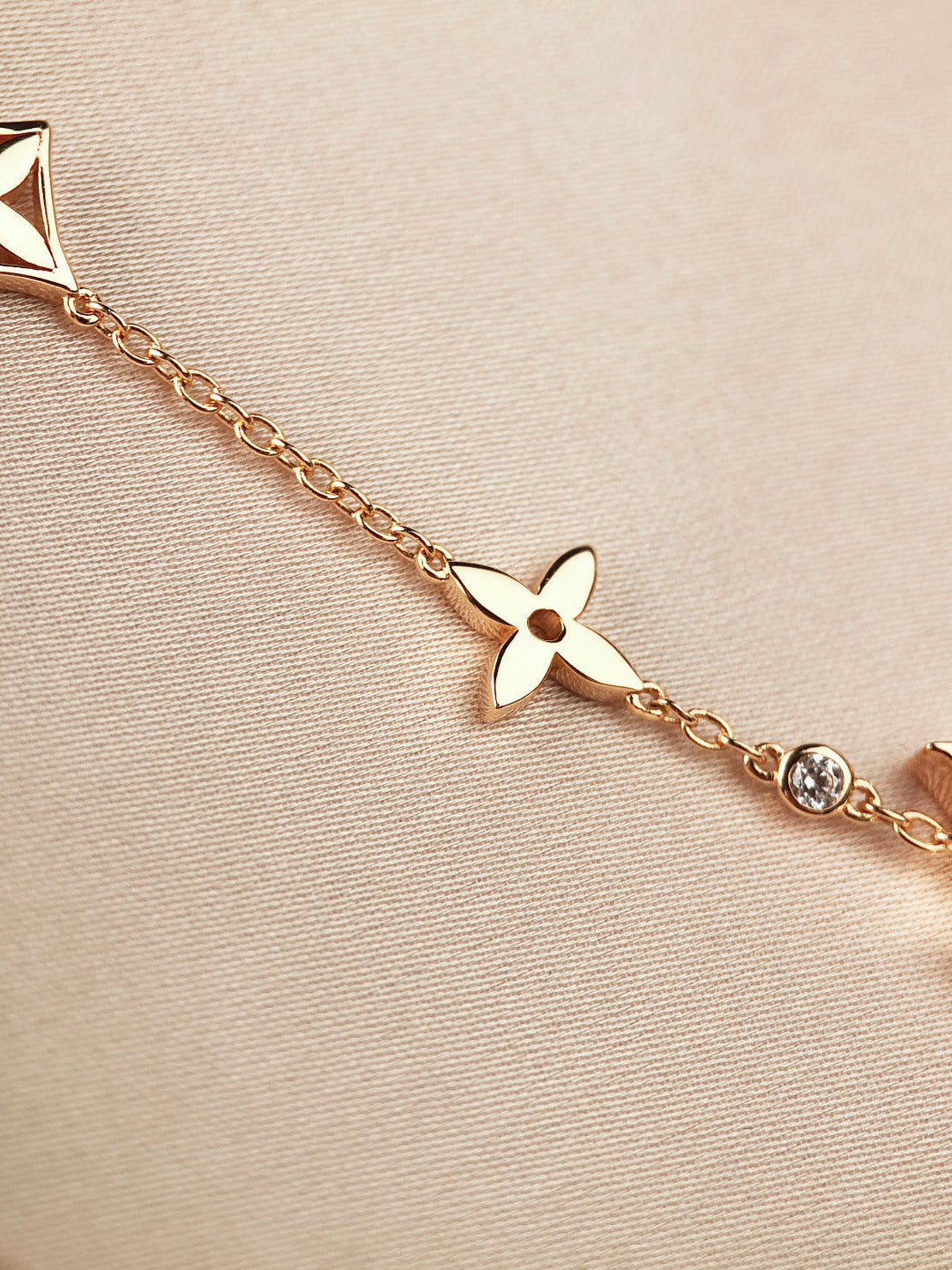 ¡®Star¡¯STAR AND SUN 7 MOTIFS GOLD BRACELET