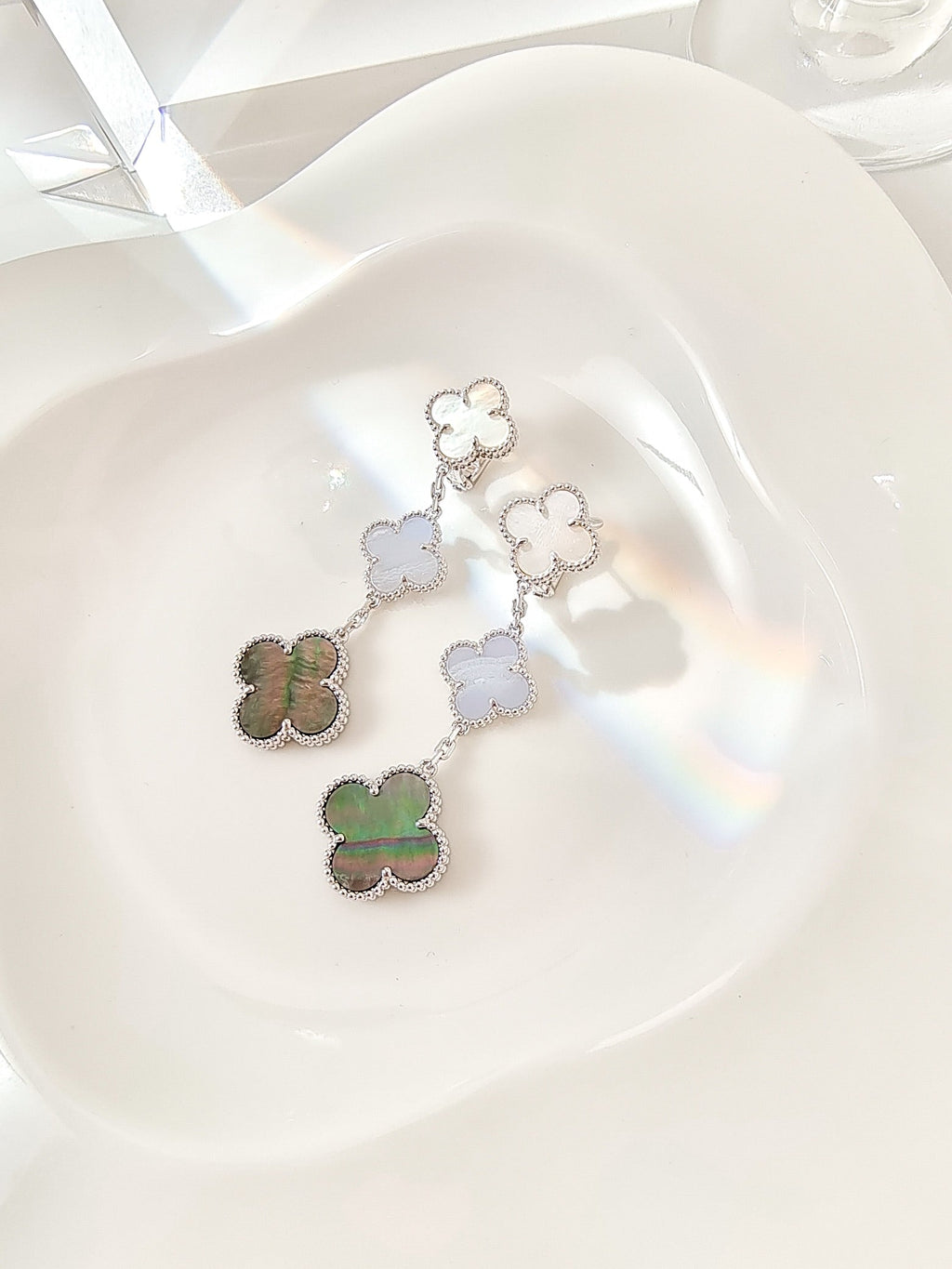 ¡®Star¡¯CLOVER 3 MOTIFS CHALCEDONY DARK MOP SILVER EARRINGS