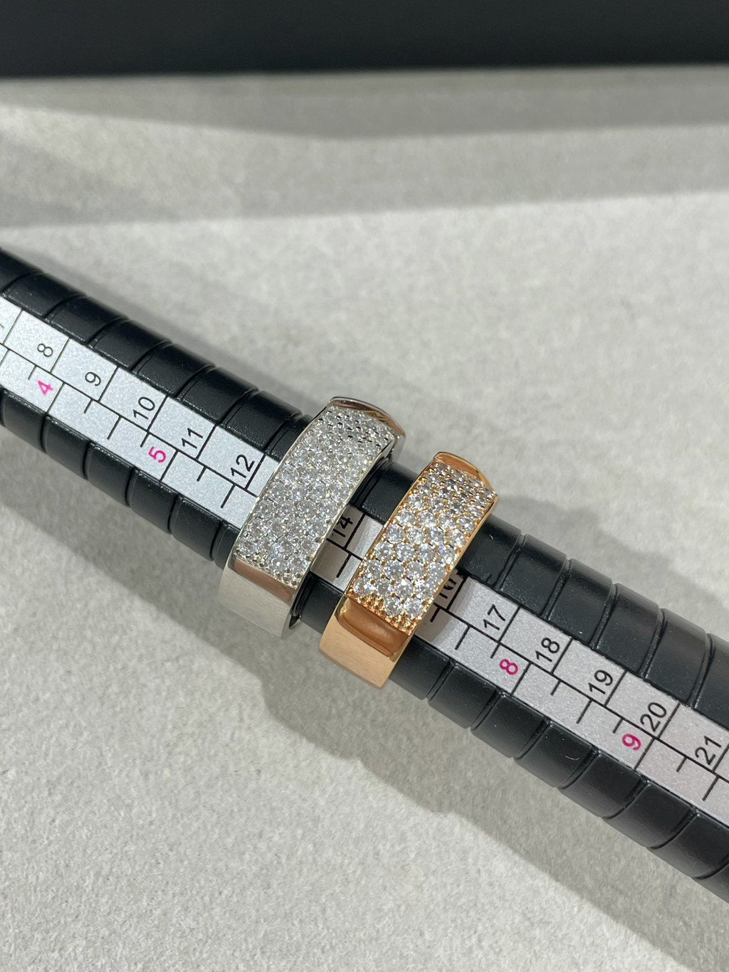 ¡®Star¡¯LIENS EVIDENCE  DIAMOND PAVED RING