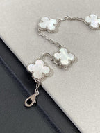 [Star]New CLOVER WHITE PEARL MOP 5 MOTIF BRACELET COLLECTION
