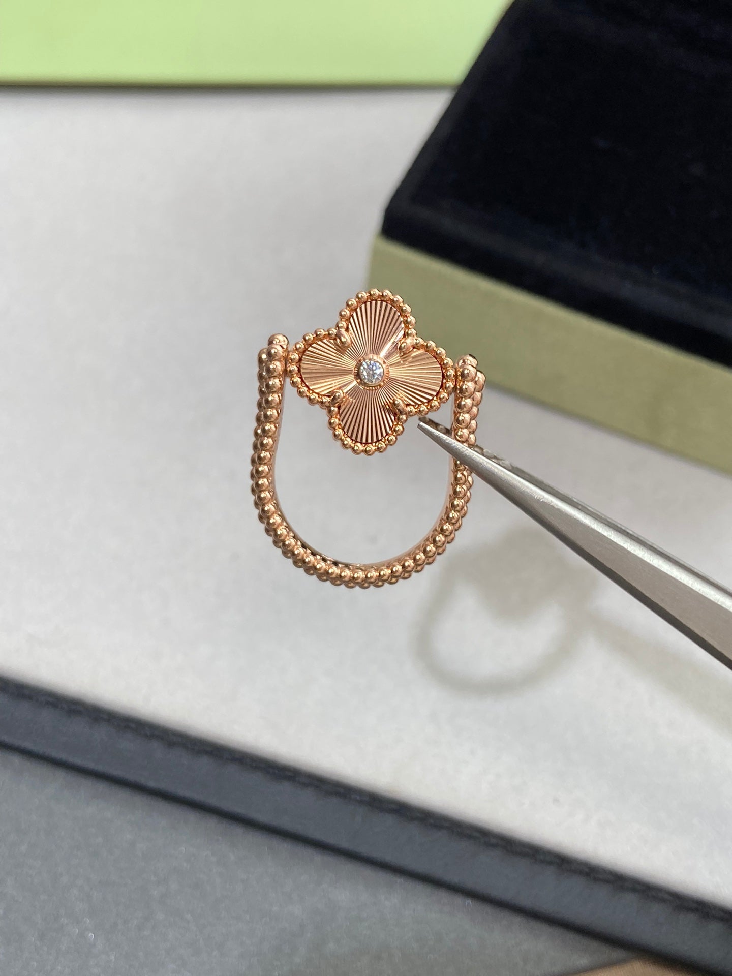 ¡®Star¡¯CLOVER RIVERSIBLE ROSE GOLD RING