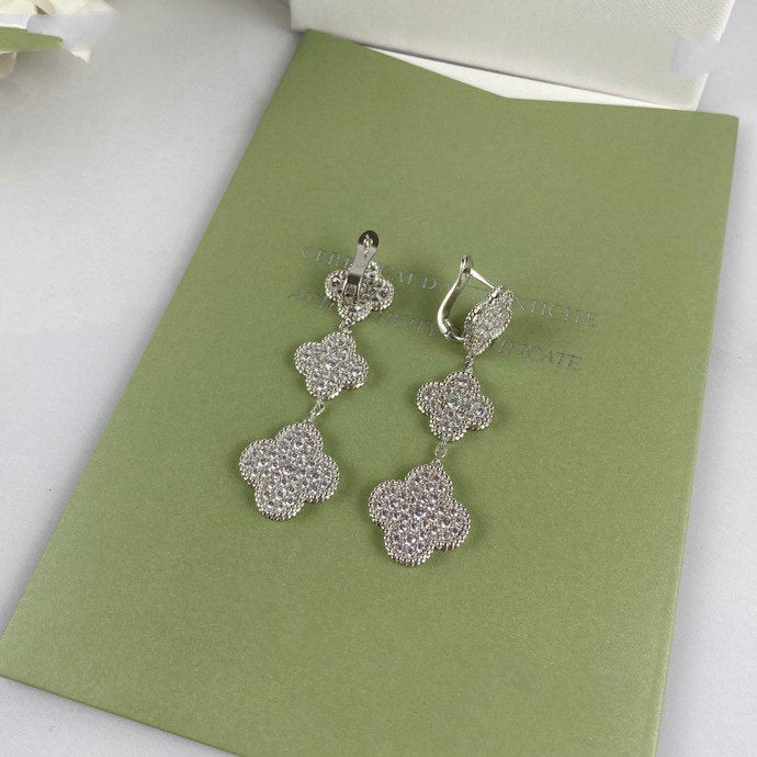 ¡®Star¡¯CLOVER 3 MOTIF DIAMOND SILVER DROP EARRINGS