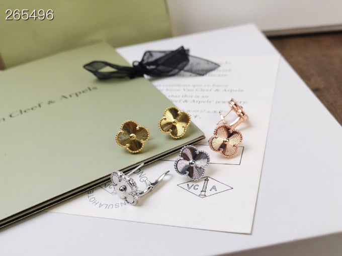 ¡®Star¡¯CLOVER MEDIUM STUD EARRINGS
