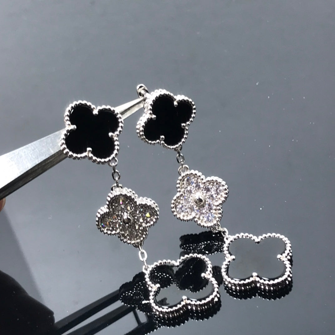 ¡®Star¡¯CLOVER 3 MOTIF DIAMOND ONYX SILVER EARRINGS