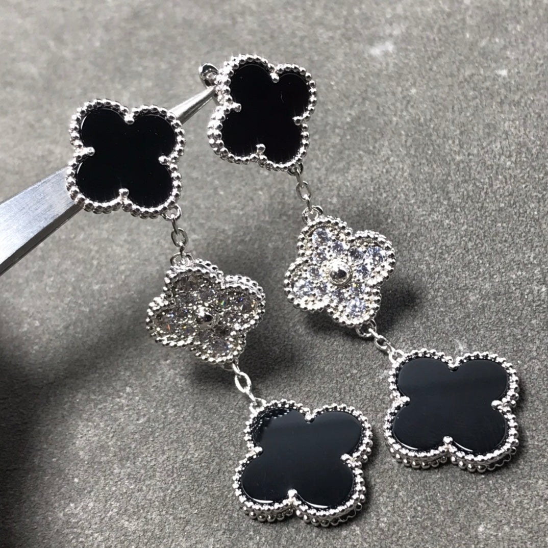 ¡®Star¡¯CLOVER 3 MOTIF DIAMOND ONYX SILVER EARRINGS