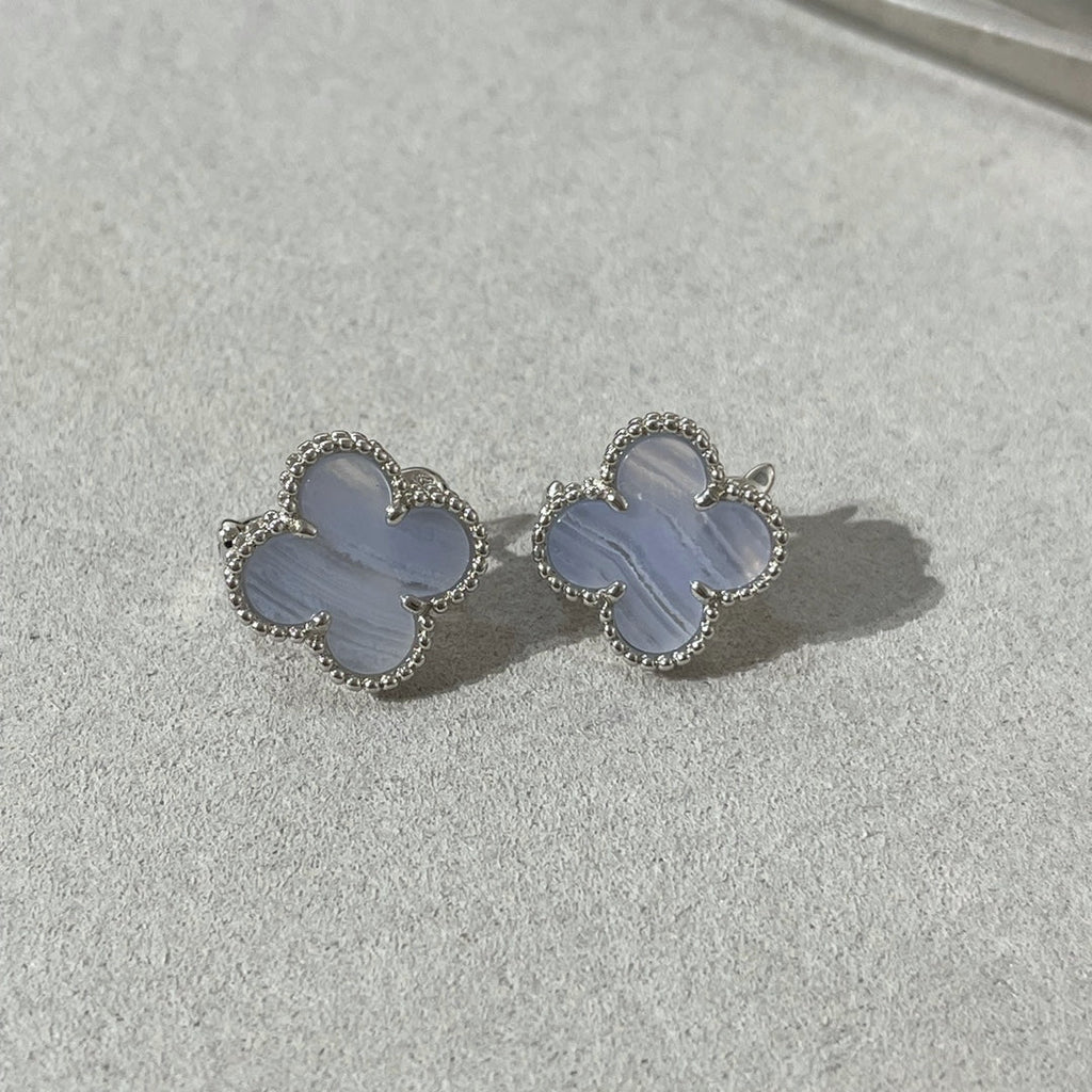 ¡®Star¡¯CLOVER CHALCEDONY SILVER STUD EARRINGS