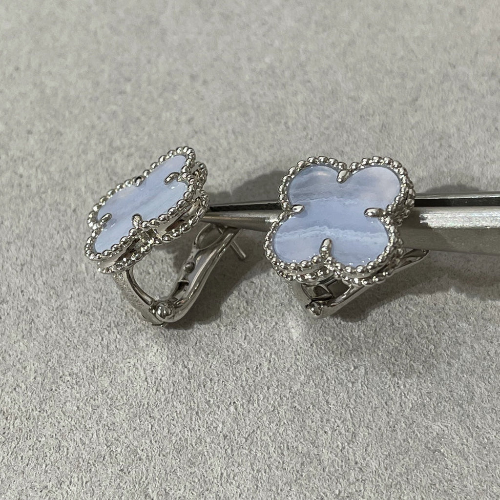 ¡®Star¡¯CLOVER CHALCEDONY SILVER STUD EARRINGS