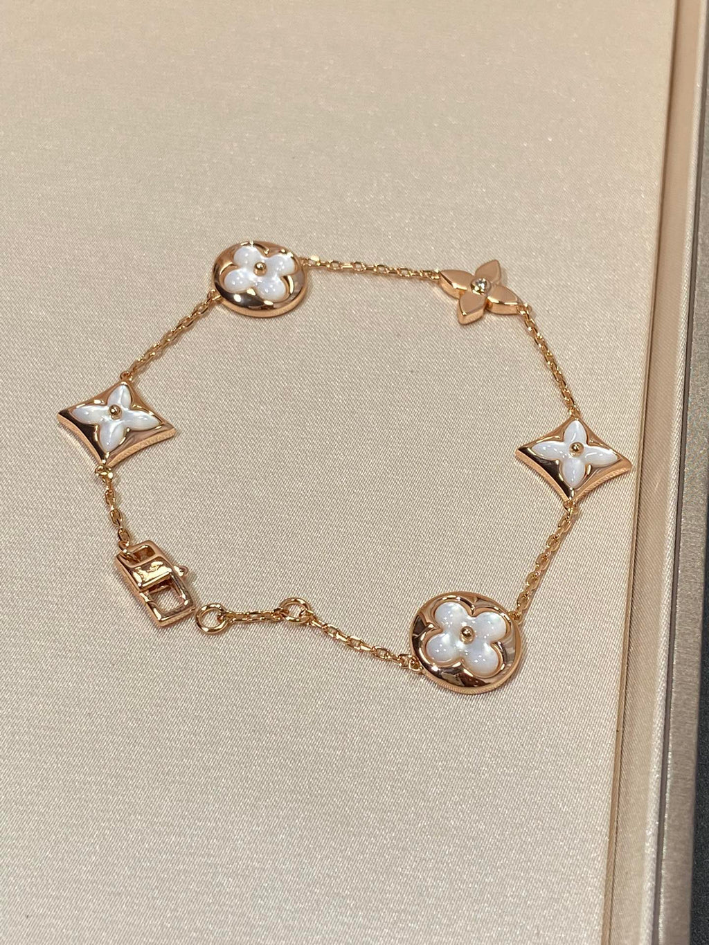 ¡®Star¡¯STAR AND SUN 5 MOTIF MOP PINK GOLD BRACELET