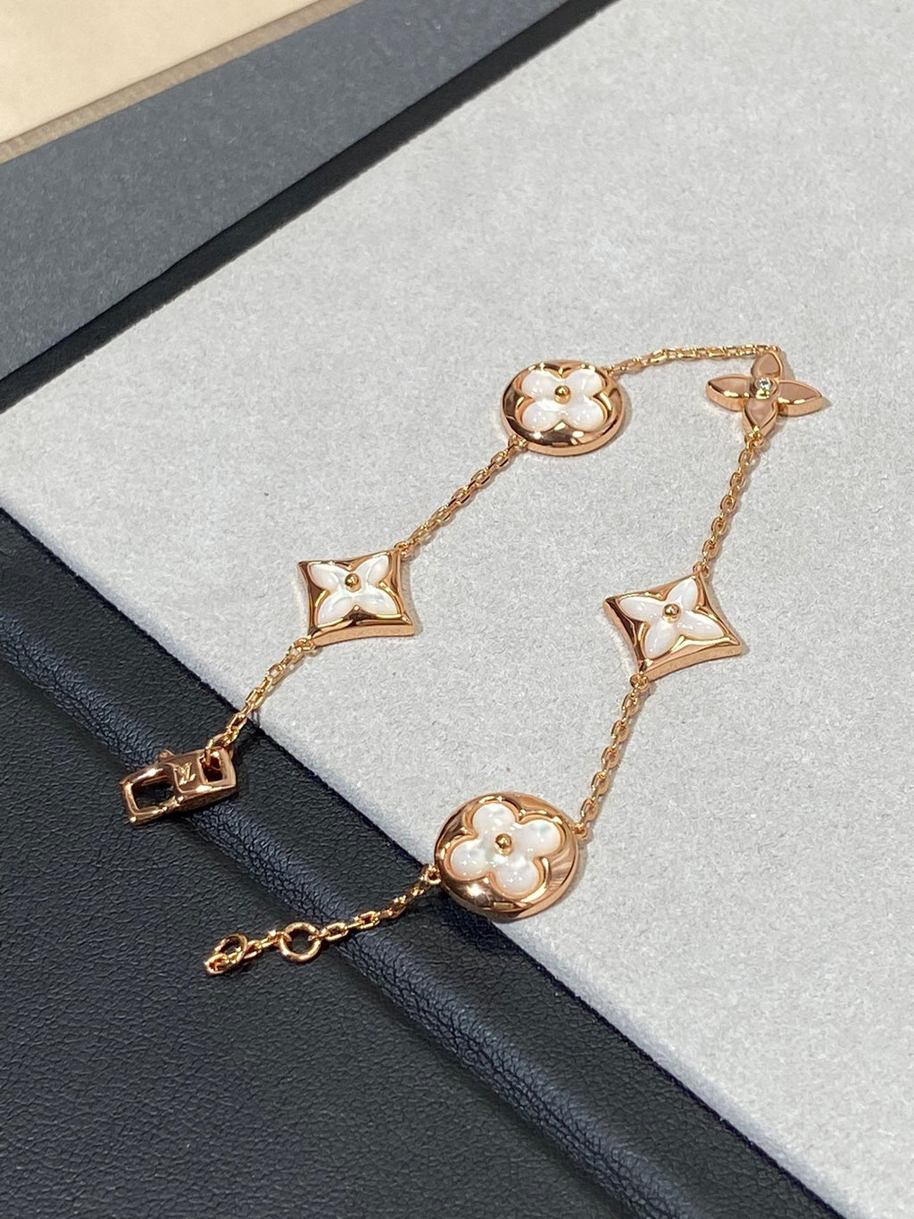 ¡®Star¡¯STAR AND SUN 5 MOTIF MOP PINK GOLD BRACELET