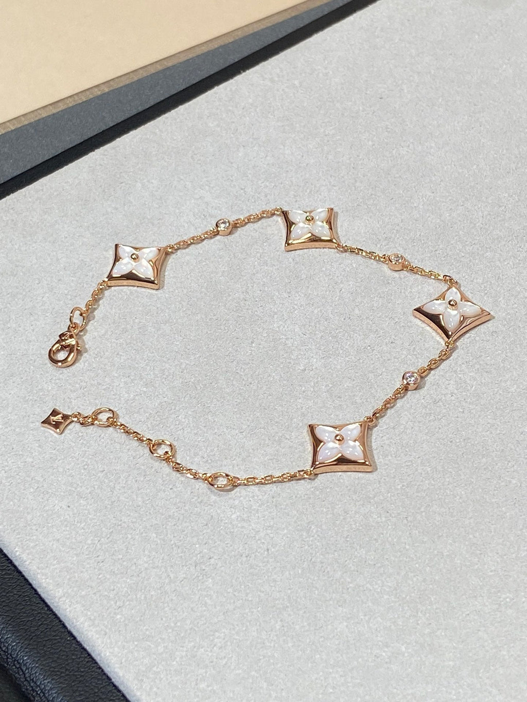 ¡®Star¡¯STAR 4 MOTIF MOP DIAMOND PINK GOLD BRACELET