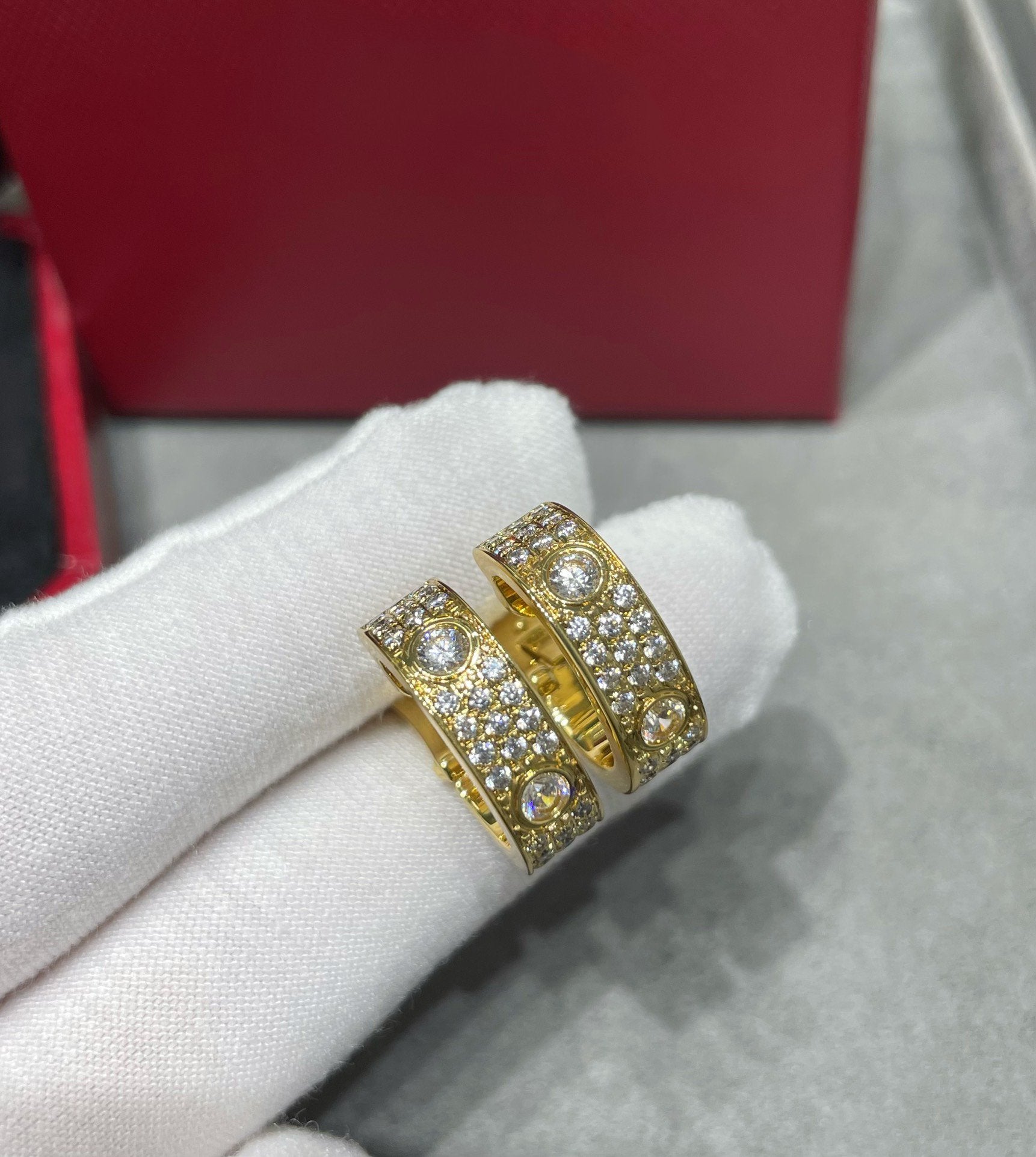 ¡®Star¡¯LOVE 5.5MM DIAMOND PAVED EARRINGS
