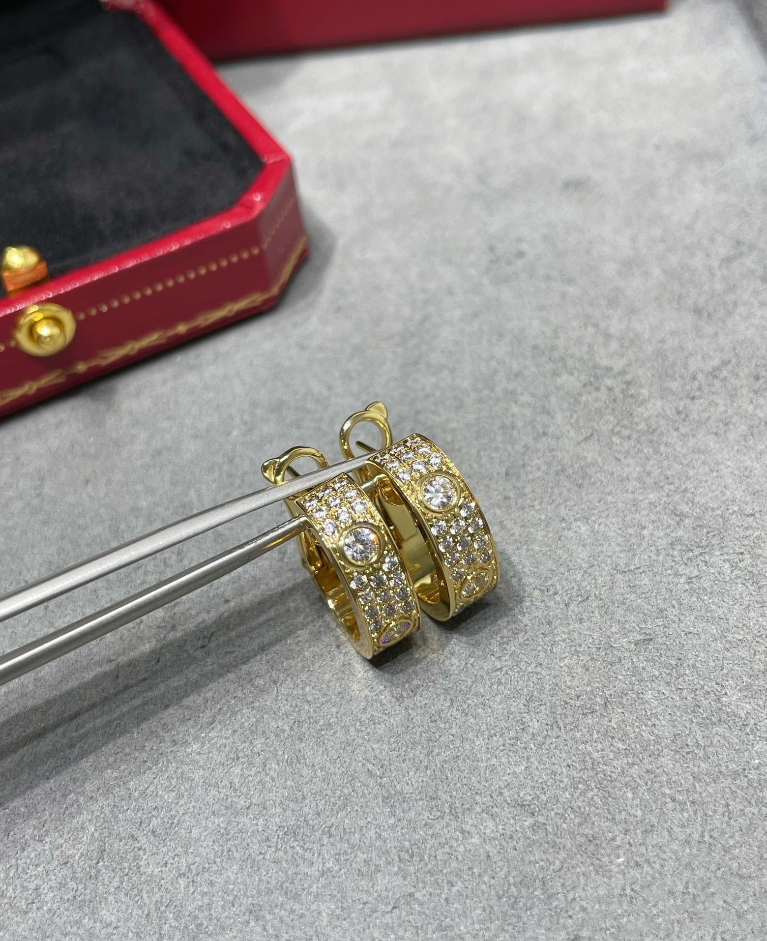 ¡®Star¡¯LOVE 5.5MM DIAMOND PAVED EARRINGS