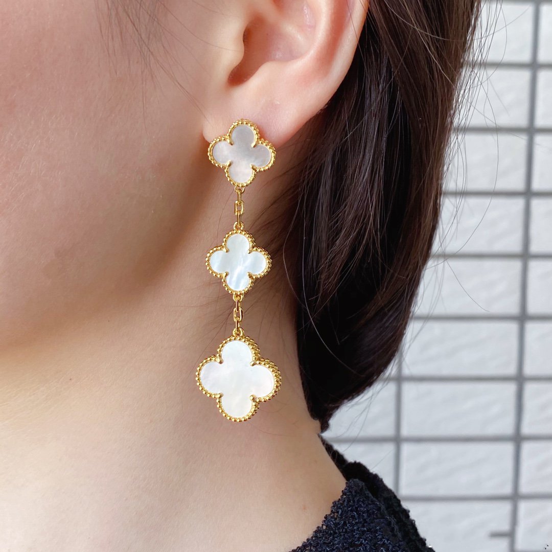 ¡®Star¡¯CLOVER MOP 3 MOTIFS GOLD EARRINGS