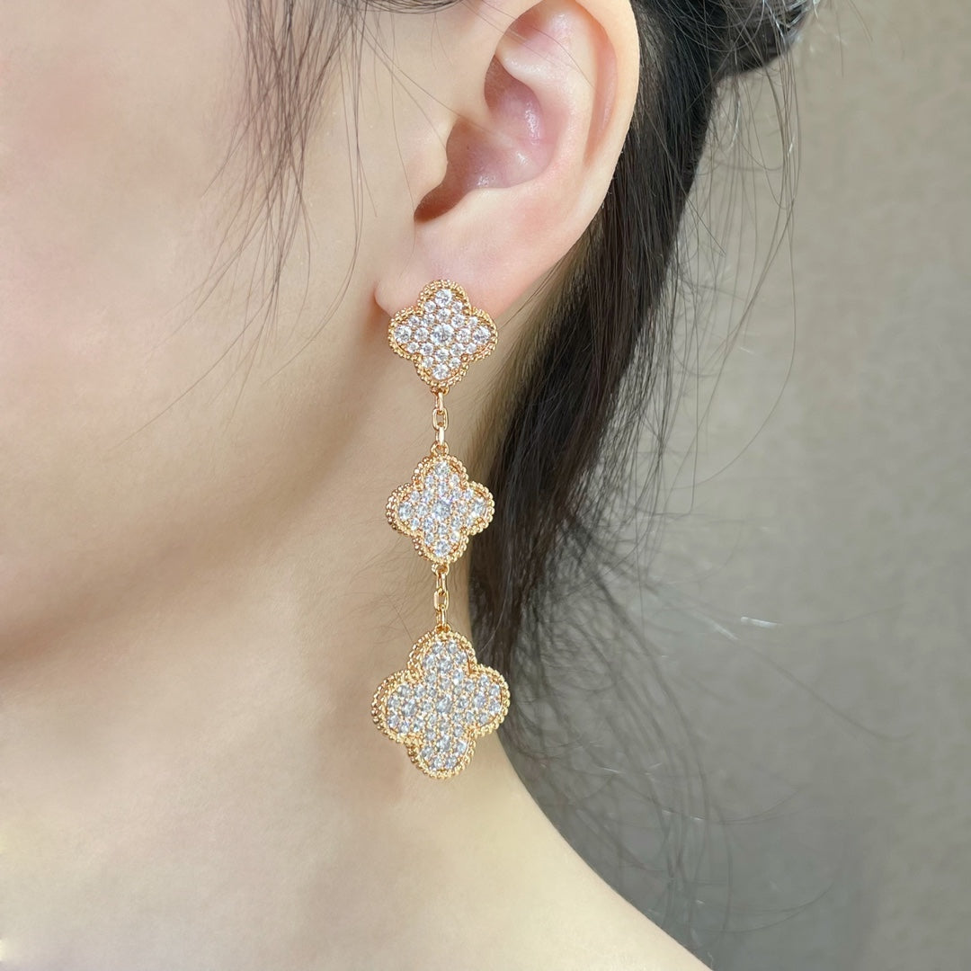 ¡®Star¡¯CLOVER 3 MOTIFS DIAMOND PAVED ROSE GOLD EARRINGS