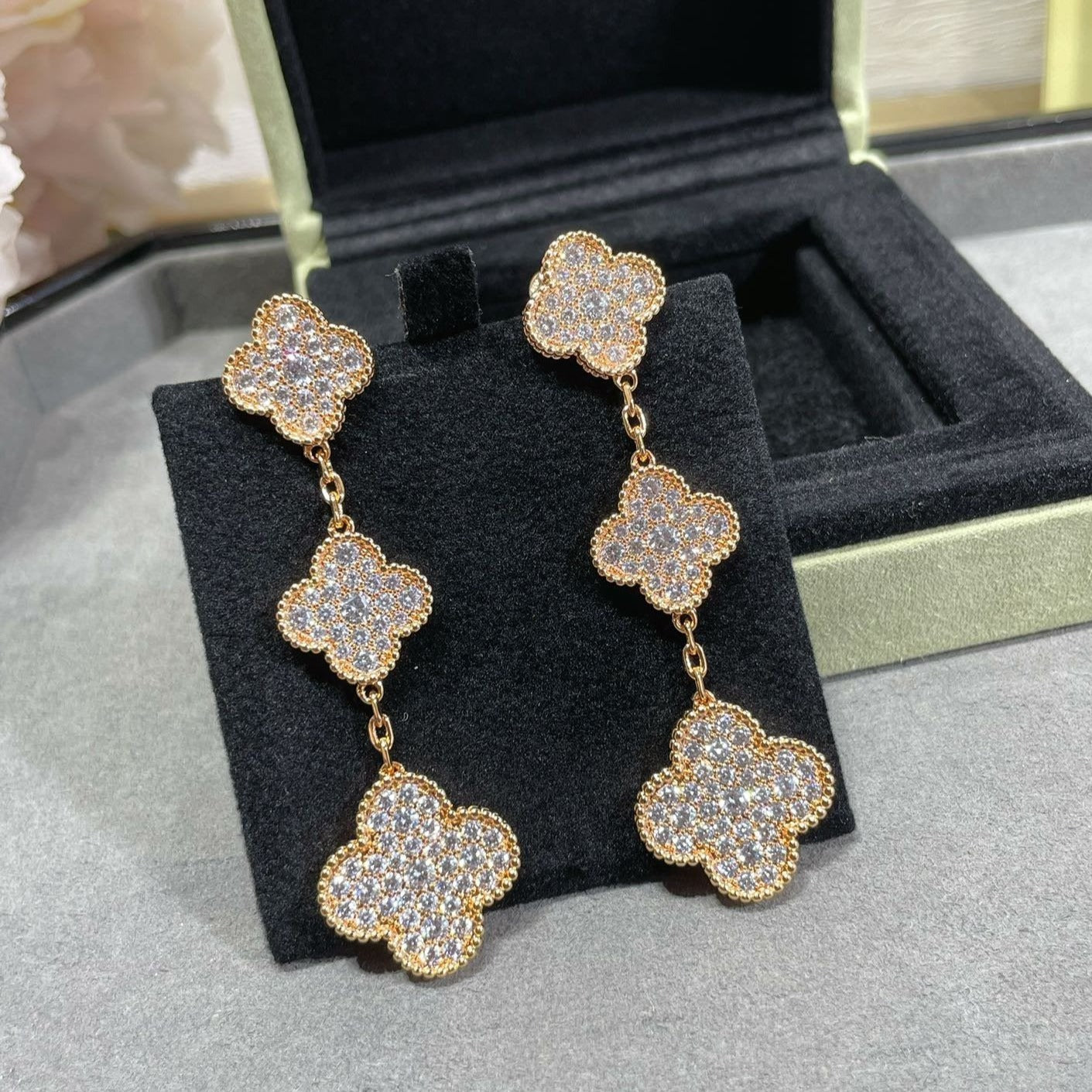 ¡®Star¡¯CLOVER 3 MOTIFS DIAMOND PAVED ROSE GOLD EARRINGS