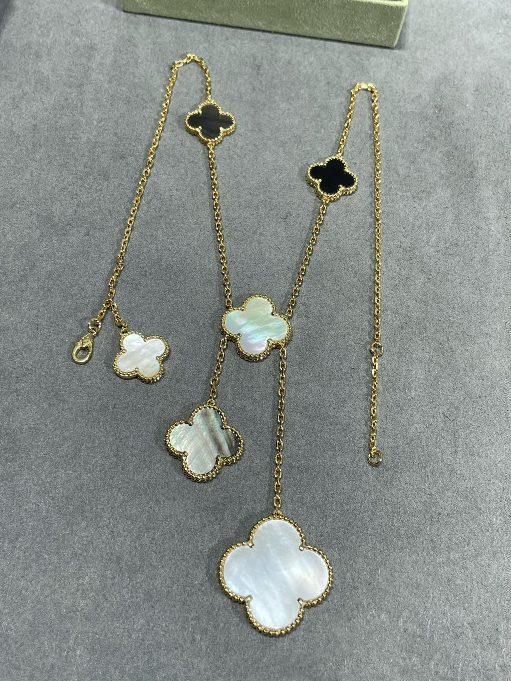 ¡®Star¡¯CLOVER 6 MOTIF MOP ONYX GOLD NECKLACE