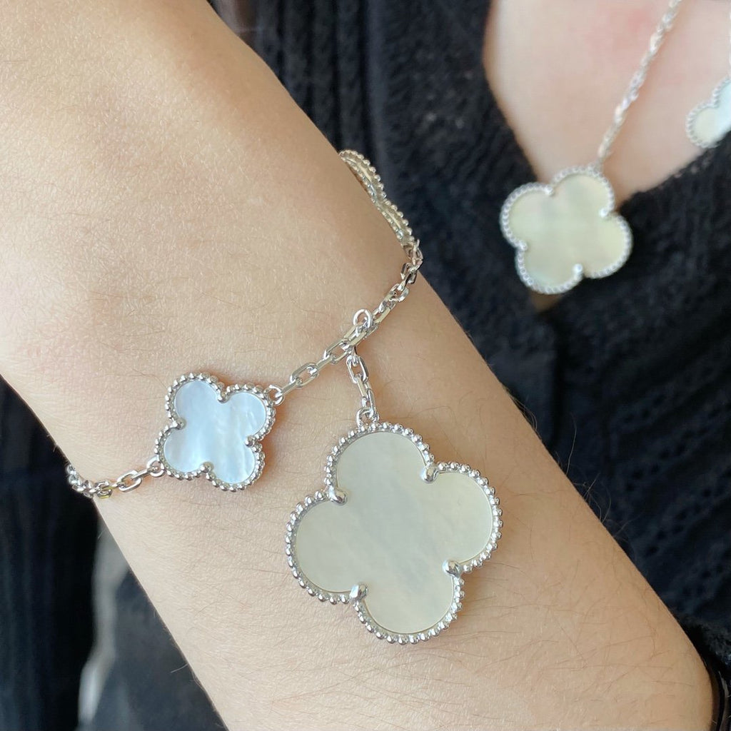 ¡®Star¡¯CLOVER 5 MOTIF WHITE MOP SILVER BRACELET