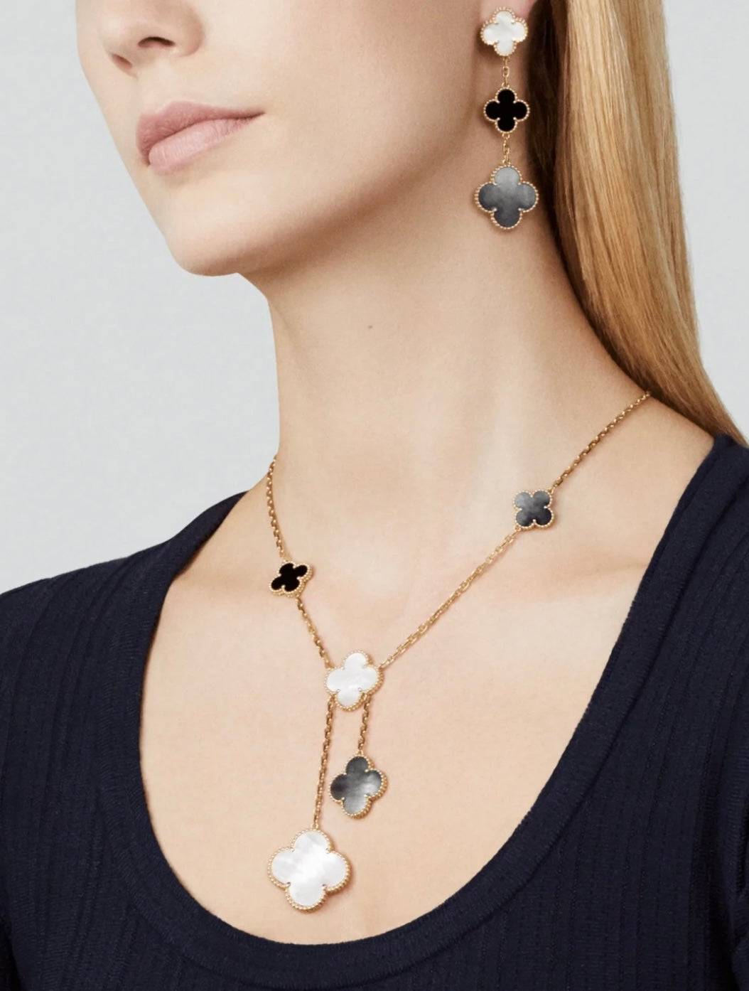 ¡®Star¡¯CLOVER 3 MOTIF MOP ONYX DARK MOP PINK GOLD EARRINGS