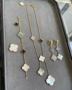 ¡®Star¡¯CLOVER 3 MOTIF MOP ONYX DARK MOP PINK GOLD EARRINGS