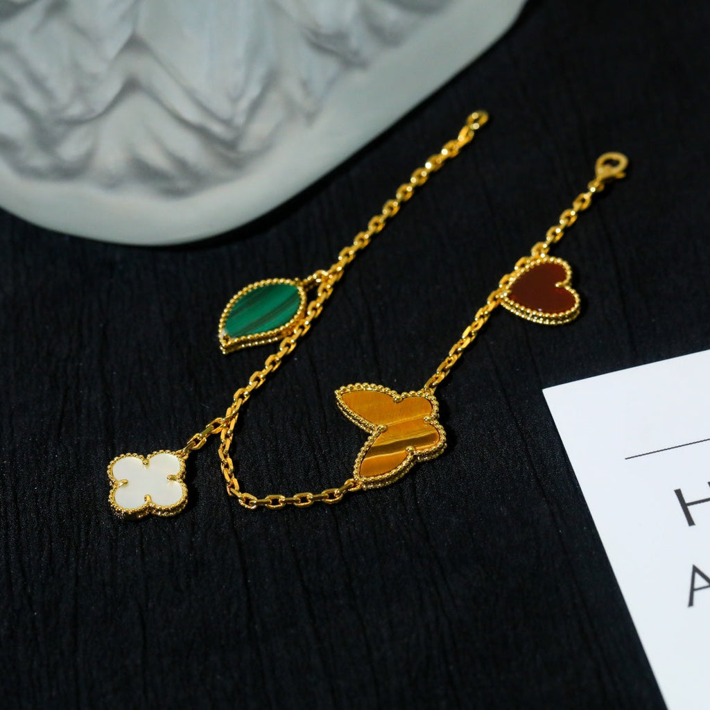 ¡®Star¡¯LUCKY SPRING 5 MOTIF GOLD BRACELET