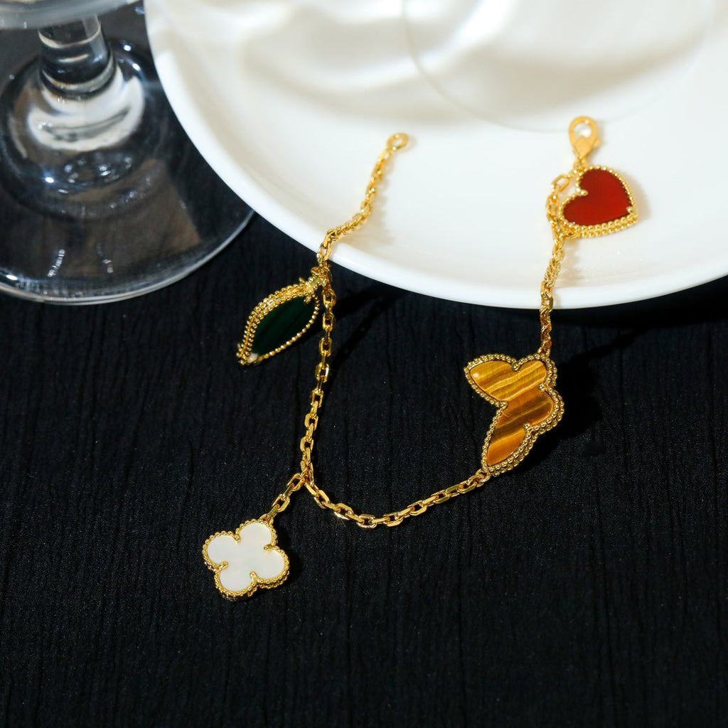 ¡®Star¡¯LUCKY SPRING 5 MOTIF GOLD BRACELET