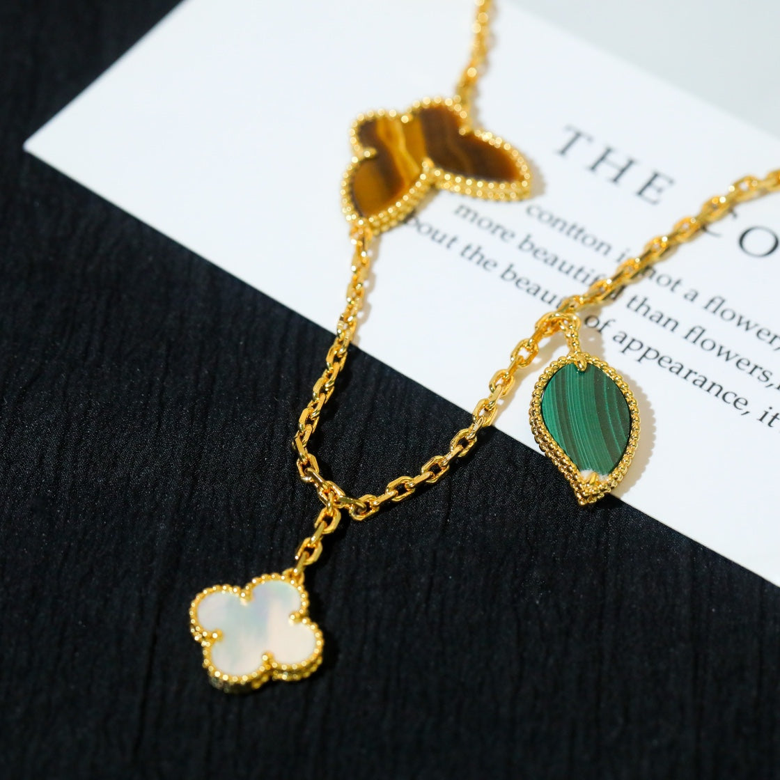 ¡®Star¡¯LUCKY SPRING 5 MOTIF GOLD BRACELET
