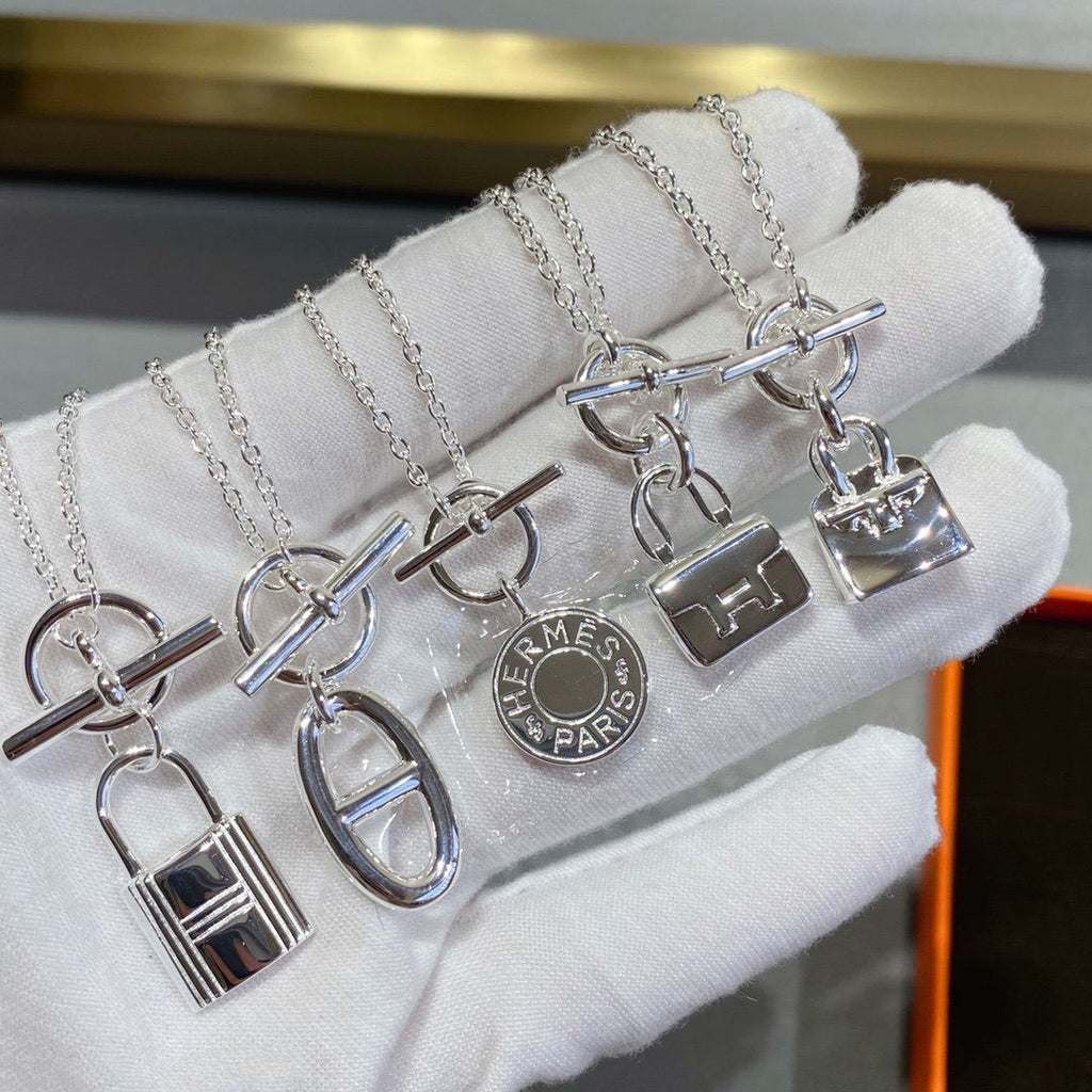 ¡®Star¡¯CONSTANCE PEDANT SILVER NECKLACE